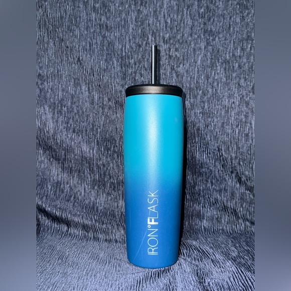 Iron Flask Blue nomad tumbler 28 oz - Picture 1 of 3